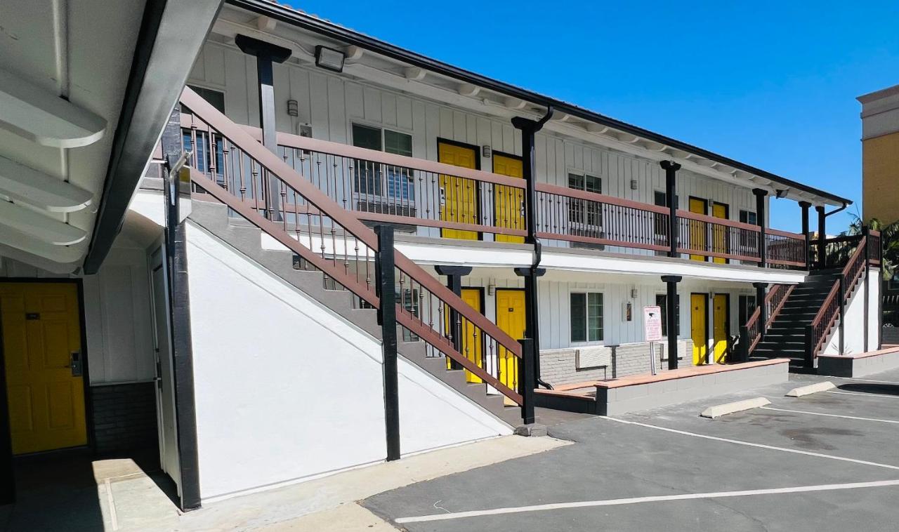 Escondido Inn Ngoại thất bức ảnh
